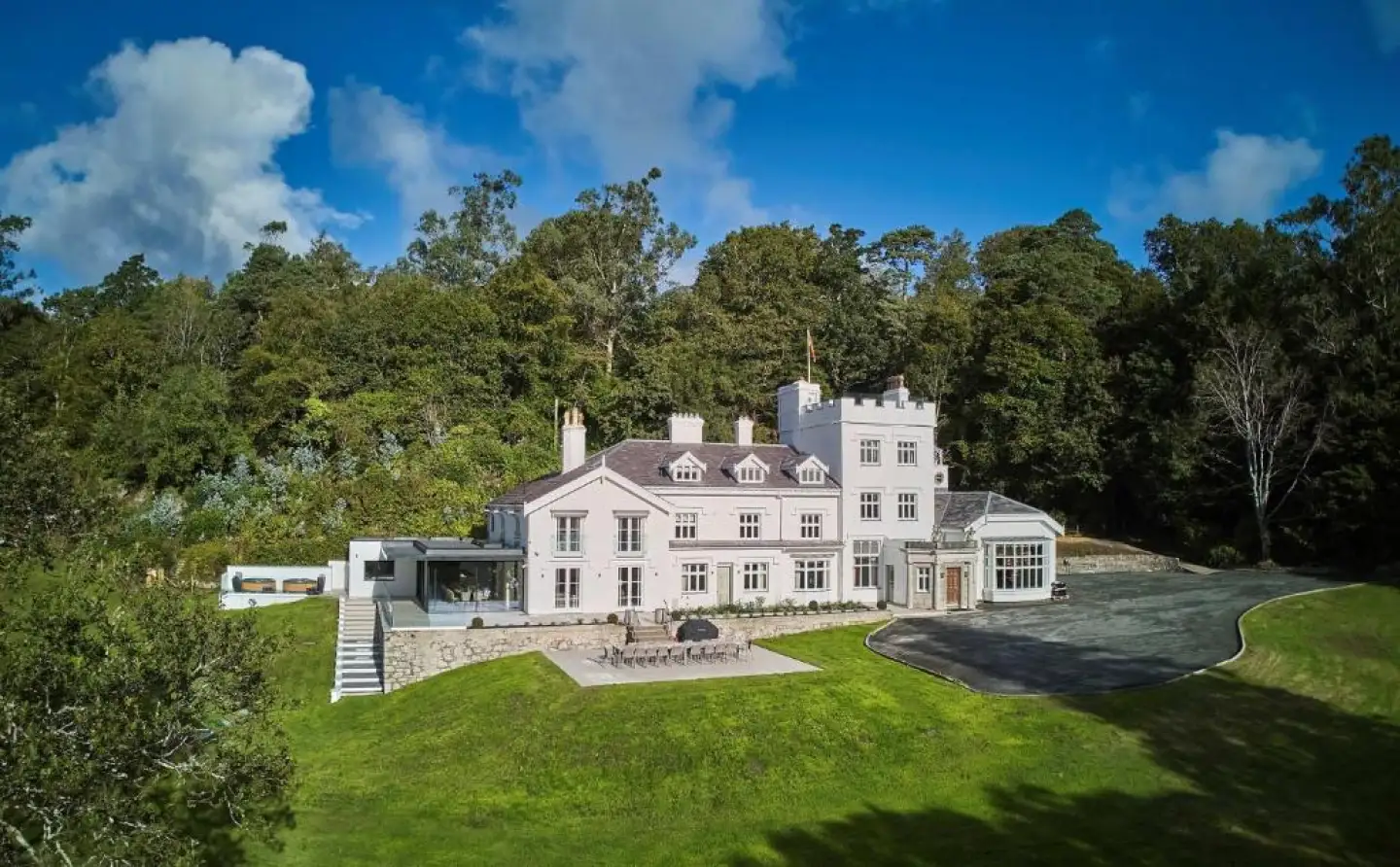 Craig-y-don, Menai Cottages